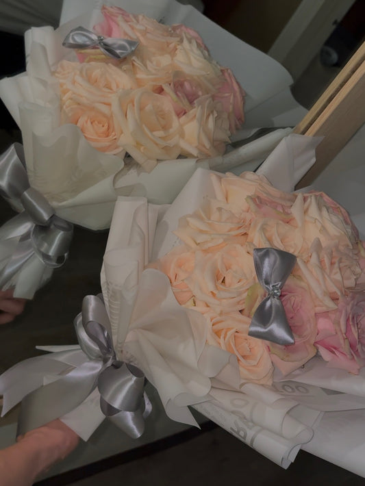 18 Rose Bouquet